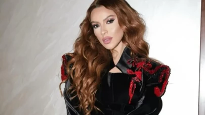 Hadise, TSK'dan ihraç edilen teğmenlere destek verdi.