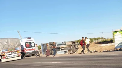 Suruç'ta Meydana Gelen Trafik Kazasında Otomobil ile Tır Kafa Kafaya Çarpıştı! Olay Yerinden Son Durum...